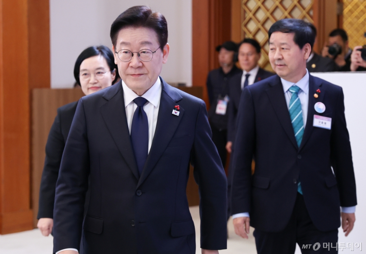 (서울=뉴스1) 허경 기자 = 이재명 대통령이 30일 청와대에서 열린 국가창업시대 전략회의  'K-스타트업이 미래를 만든다'에 입장하고 있다. 2026.1.30/뉴스1  Copyright © 뉴스1. All rights reserved. 무단 전재 및 재배포,  AI학습 이용 금지. /사진=(서울=뉴스1) 허경 기자