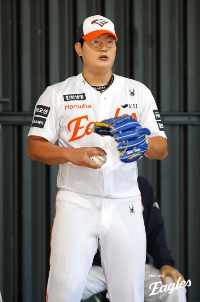 한화 김서현이 호주 멜버른 스프링캠프에서 불펜 피칭을 하고 있다. /사진=한화 이글스 제공