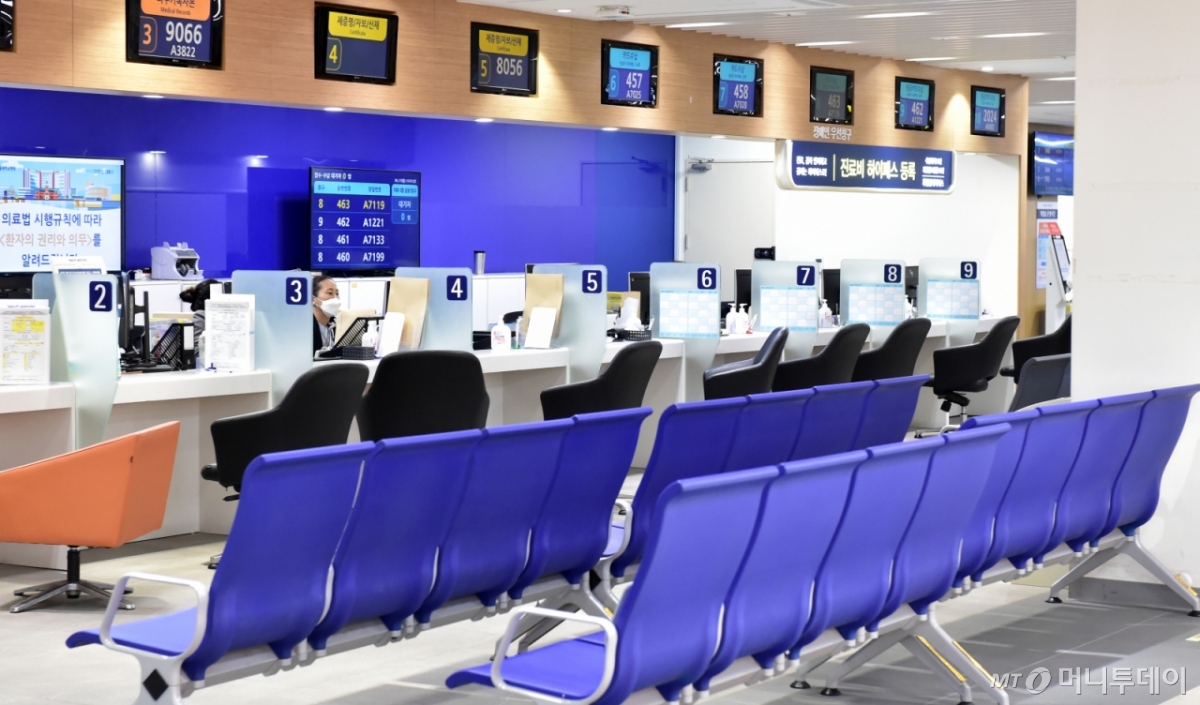 2024년 6월 의대 증원에 반발한 서울대학교 의과대학·서울대학교병원 교수들이 전면 휴진을 선포한 가운데 서울 종로구 대학로 서울대병원이 한산한 모습을 보이고 있다./사진=임한별(머니S)