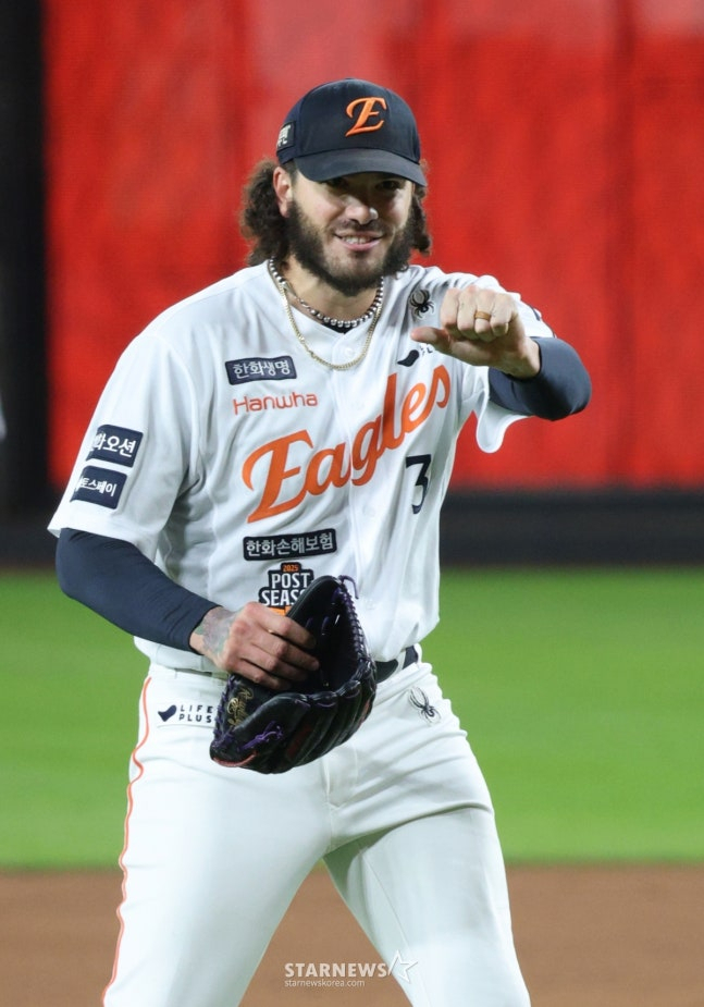 지난해 10월 24일 플레이오프에 나섰던 폰세의 모습. /사진=김진경 대기자