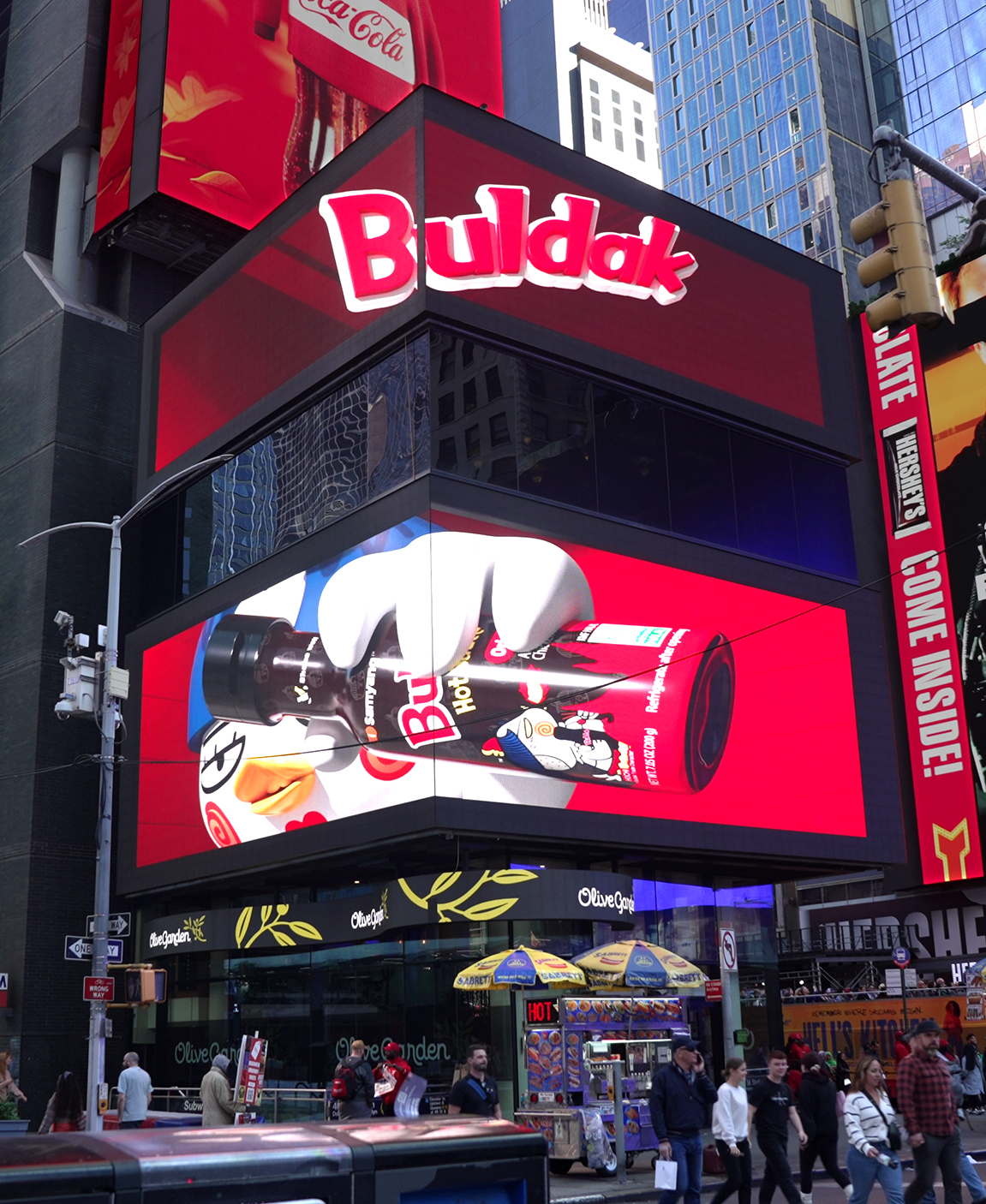 2024년 글로벌 캠페인 '스플래시 불닭(Splash Buldak)'의 일환으로 진행한 뉴욕 타임스퀘어 불닭 광고 영상. /사진제공=삼양식품