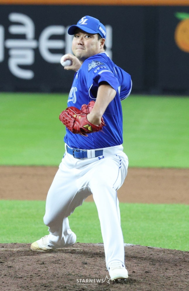 2025시즌 김태훈의 투구 모습. /사진=김진경 대기자