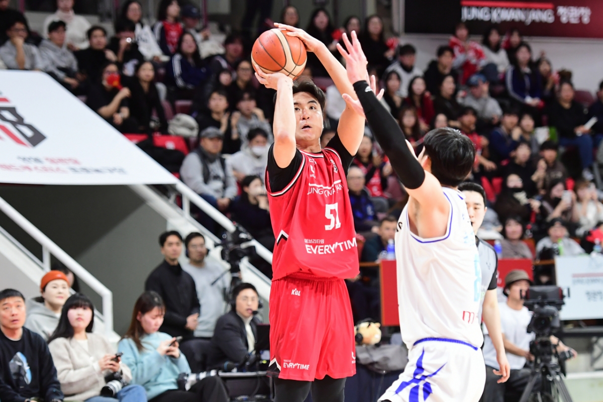 한승희가 슛을 날리고 있다. /사진=KBL 제공