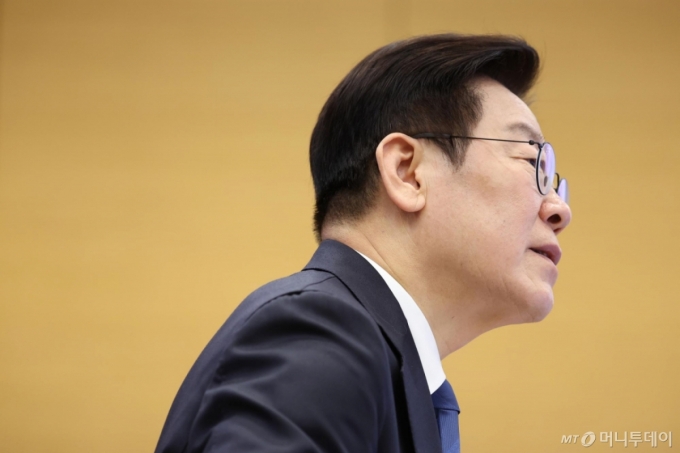 [서울=뉴시스] 최동준 기자 = 이재명 대통령이 5일 청와대에서 열린 수석보좌관회의에서 발언하고 있다. 2026.02.05. photocdj@newsis.com /사진=