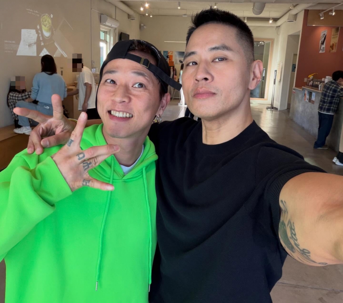 팝핀현준이 유승준과 만나 친분을 과시했다. /사진=인스타그램 갈무리 