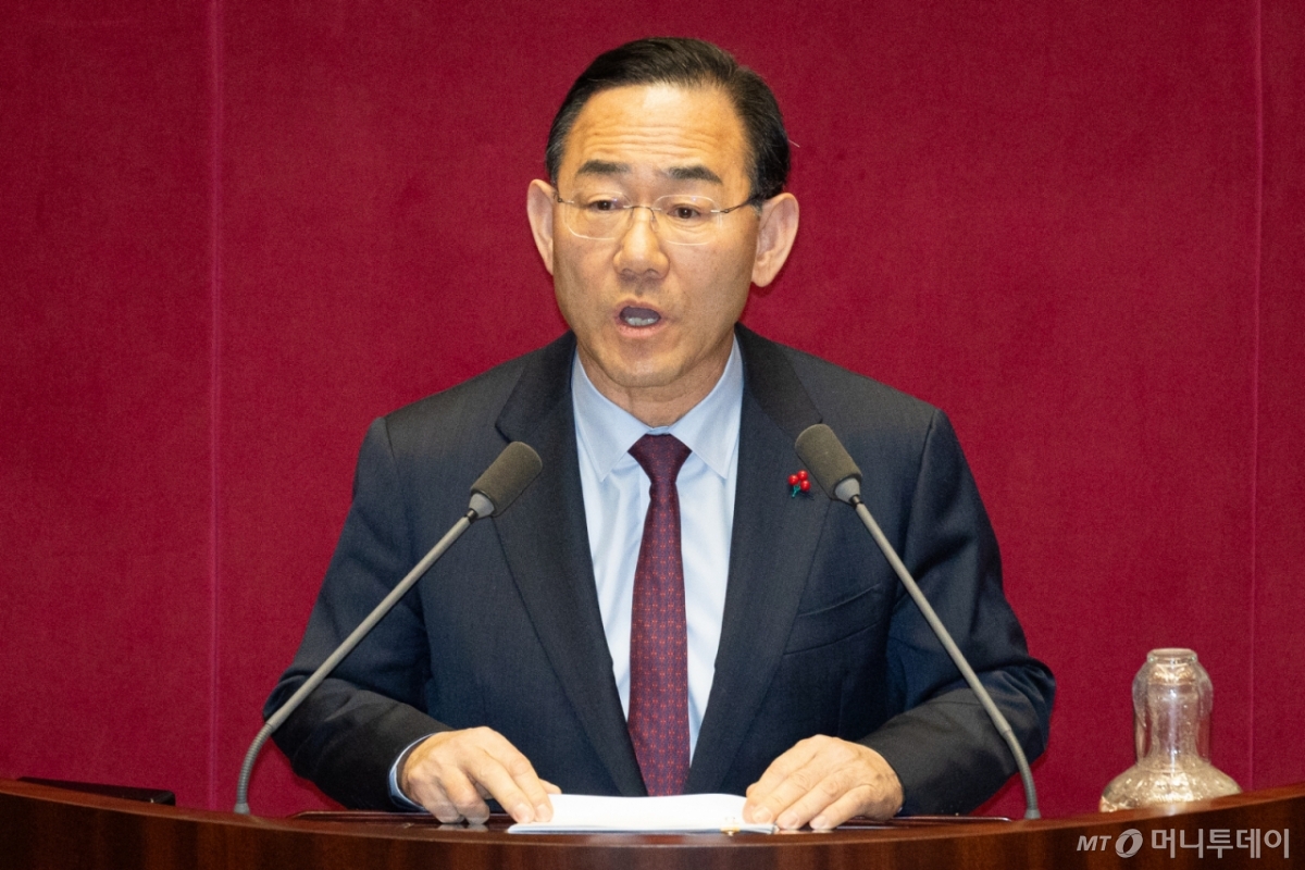 (서울=뉴스1) 유승관 기자 = 주호영 국회부의장이 9일 서울 여의도 국회에서 열린 제432회 국회(임시회) 제4차 본회의에서 김민석 국무총리에게 정치·외교·통일·안보에 관한 질문을 하고 있다. 2026.2.9/뉴스1  Copyright © 뉴스1. All rights reserved. 무단 전재 및 재배포,  AI학습 이용 금지. /사진=(서울=뉴스1) 유승관 기자