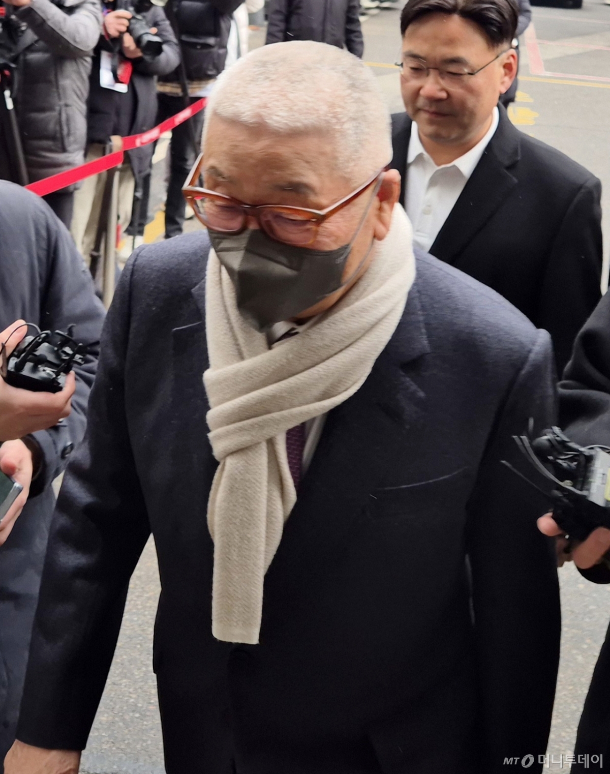 (의정부=뉴스1) 양희문기자 = 정도원 삼표그룹 회장이 10일 경기 의정부지방법원에 출석하고 있다. 중대재해처벌법 위반 등 혐의로 불구속 기소된 정 회장은 이날 1심에서 무죄를 선고받았다. 2026.2.10/뉴스1  Copyright © 뉴스1. All rights reserved. 무단 전재 및 재배포,  AI학습 이용 금지. /사진=(의정부=뉴스1) 양희문기자