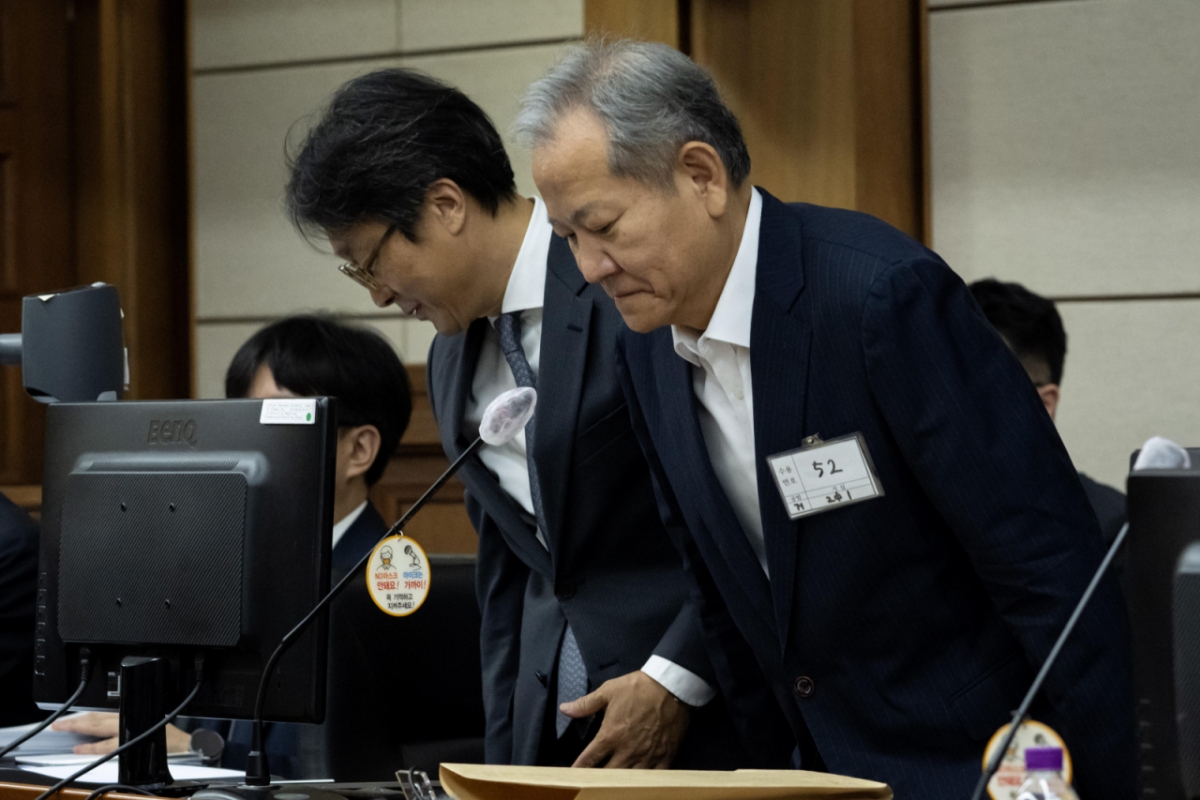이상민 전 행정안전부 장관이 서울 서초구 서울중앙지법에서 열린 내란 중요임무 종사 등 혐의 첫 공판기일에 출석하고 있다. /사진=뉴시스
