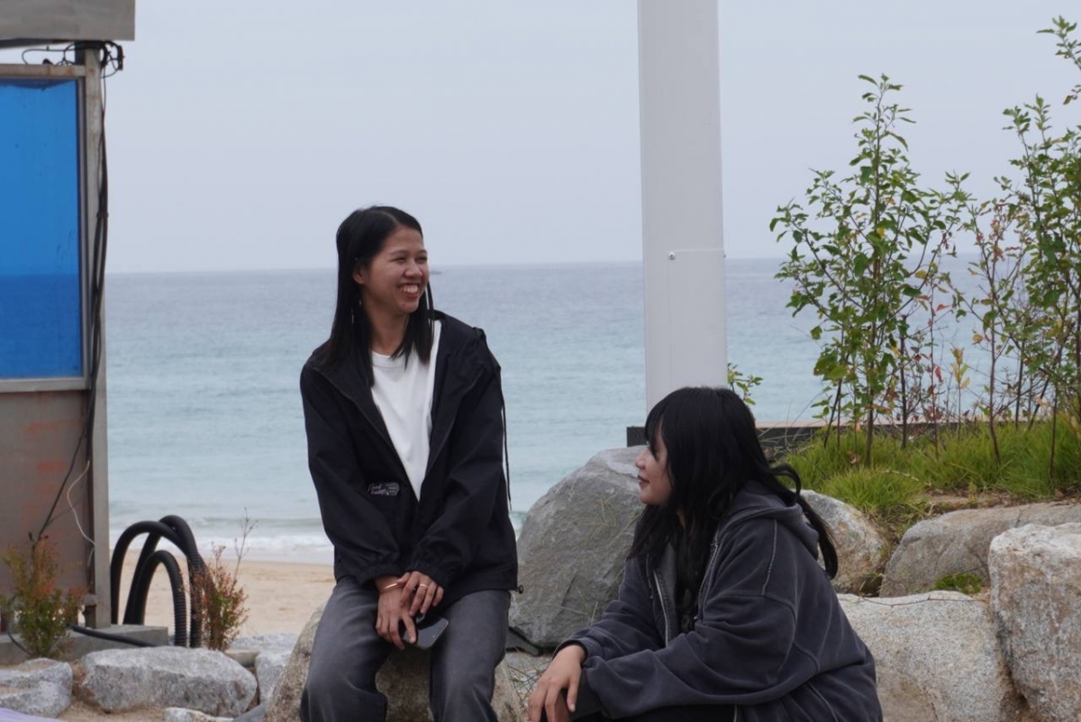 사진은 강원도 강릉 여행을 떠난 완니 마라삔씨(25)와 쯔롱 쓰레이뻿씨(27)의 모습./사진=독자제공.