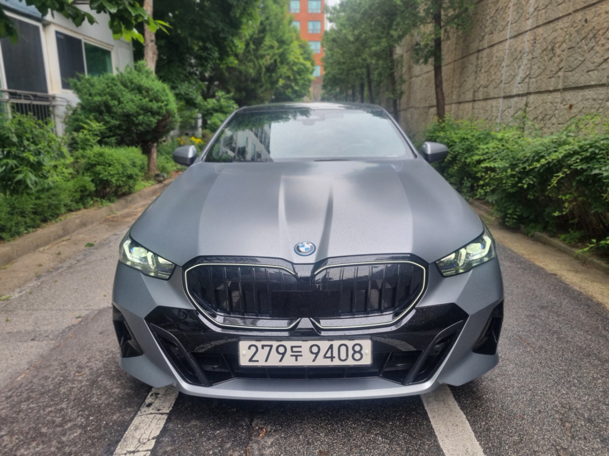 BMW 530e M 스포츠 패키지. /사진=강주헌 기자