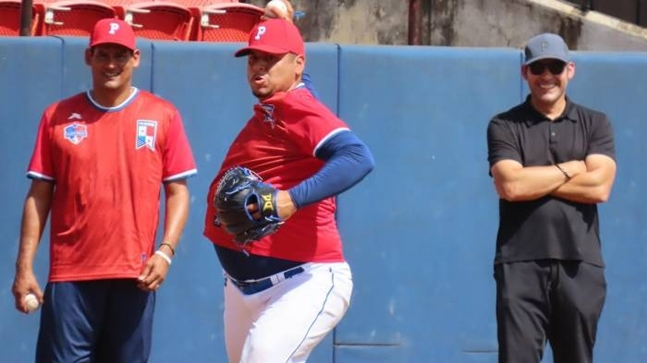 불펜 피칭을 하고 있는 후라도(가운데). /사진=파나마 엘 시글로 캡처