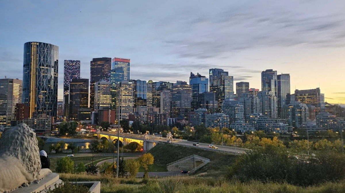 캘거리의 스카이라인이 한눈에 들어오는 '마운트 플레젠트 뷰 포인트'/사진=캐나다관광청 홈페이지