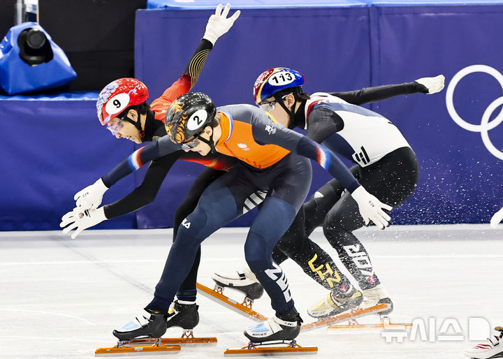 임종언이 결승선에서 날을 들이미는 모습. /사진=뉴시스