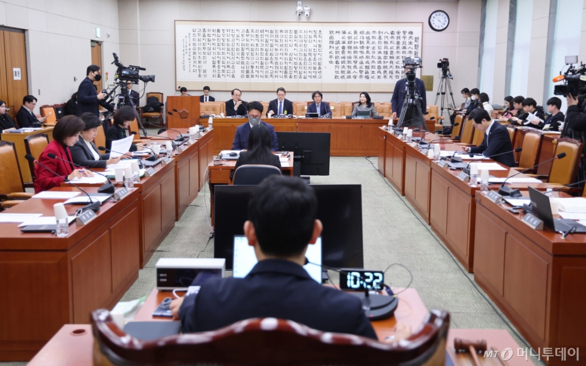 (서울=뉴스1) 신웅수 기자 = 13일 서울 여의도 국회 법제사법위원회 법안심사제1소위원회에서 상법 개정안 관련 공청회가 열리고 있다. 2026.2.13/뉴스1  Copyright © 뉴스1. All rights reserved. 무단 전재 및 재배포,  AI학습 이용 금지. /사진=(서울=뉴스1) 신웅수 기자