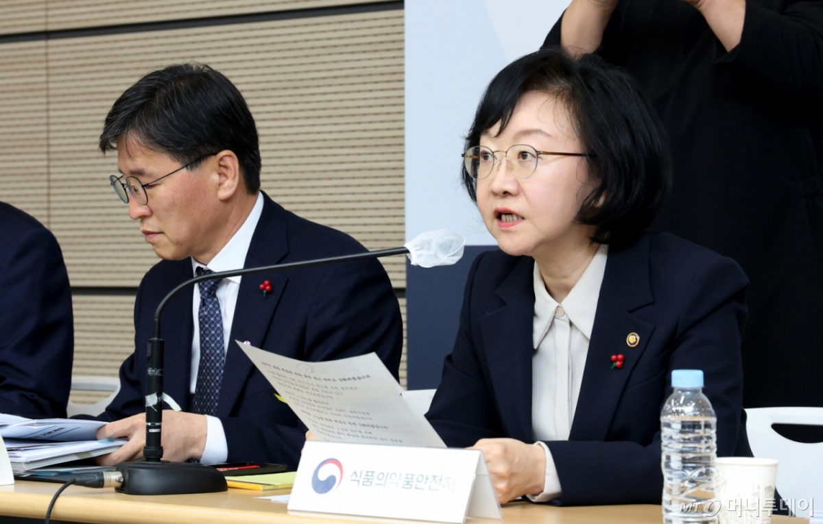 (세종=뉴스1) 김기남 기자 = 오유경 식품의약품안전처 처장이 16일 오후 세종시 정부세종청사 보건복지부 브리핑실에서 2026년 업무보고 내용을 설명하고 있다. 2025.12.16/뉴스1  Copyright © 뉴스1. All rights reserved. 무단 전재 및 재배포,  AI학습 이용 금지. /사진=(세종=뉴스1) 김기남 기자