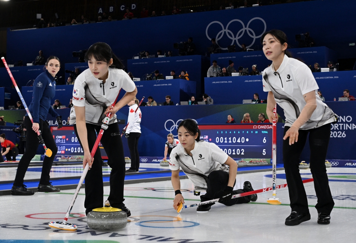 한국 여자 컬링 대표팀의 경기 모습. /로이터=뉴스1