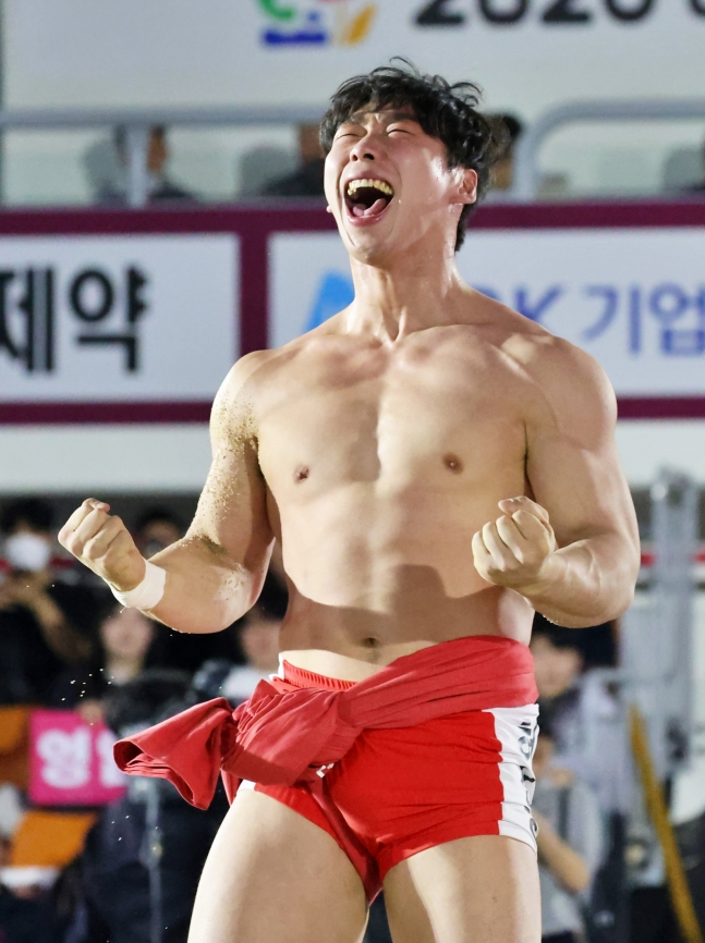 허선행이 태백장세에 오른 뒤 포효하고 있다. /사진=대한씨름협회 제공