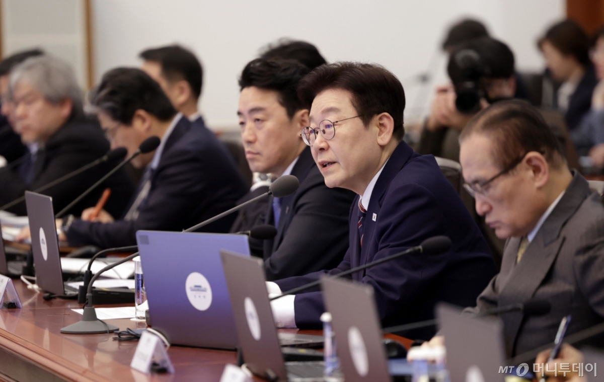 (서울=뉴스1) 허경 기자 = 이재명 대통령이 12일 청와대에서 열린 수석보좌관회의에서 발언하고 있다. 2026.2.12/뉴스1  Copyright © 뉴스1. All rights reserved. 무단 전재 및 재배포,  AI학습 이용 금지. /사진=(서울=뉴스1) 허경 기자