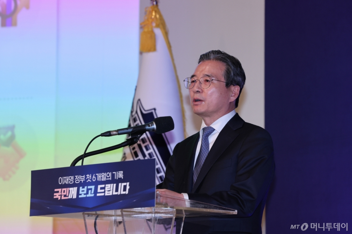 (서울=뉴스1) 허경 기자 = 김용범 대통령실 정책실장이 7일 서울 용산 대통령실 청사에서 열린 '이재명 정부 출범 6개월 성과 간담회'에서 발언하고 있다. 2025.12.7/뉴스1 Copyright © 뉴스1. All rights reserved. 무단 전재 및 재배포, AI학습 이용 금지. /사진=(서울=뉴스1) 허경 기자