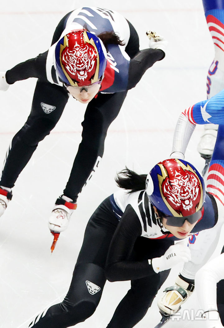 최민정(위)과 김길리. /사진=뉴시스