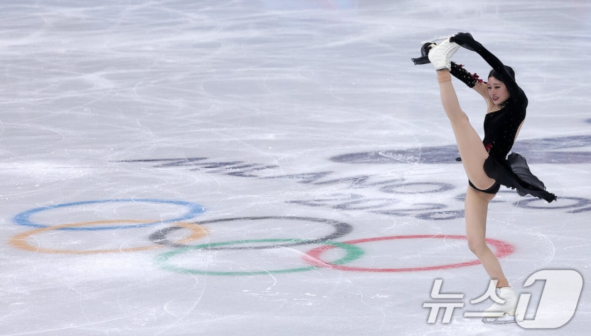 이해인이 2026 밀라노·코르티나담페초 동계 올림픽 피겨스케이팅 여자 싱글 프리스케이팅에서 스핀 동작을 소화하고 있다. /사진=뉴스1