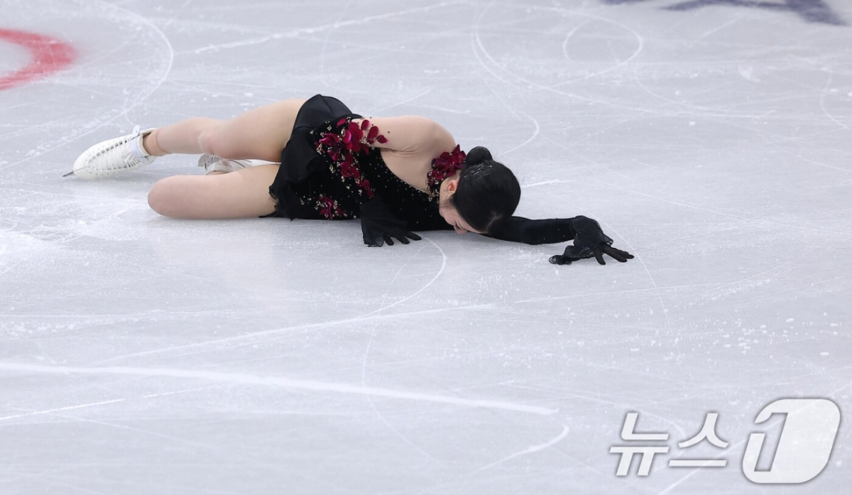 이해인이 2026 밀라노·코르티나담페초 동계 올림픽 피겨스케이팅 여자 싱글 프리스케이팅 연기를 마치고 엔딩 포즈를 취하고 있다. /사진=뉴스1