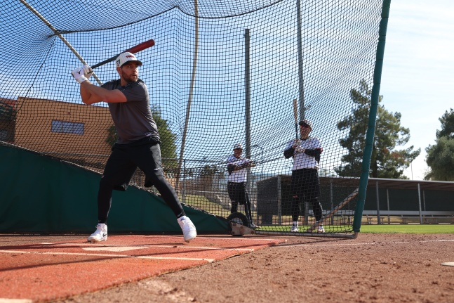 LG 외국인타자 오스틴 딘이 최근 미국 애리조나주 스코츠데일에서 열린 2026 LG 스프링캠프에서 타격 훈련을 하고 있다. /사진=LG 트윈스 제공