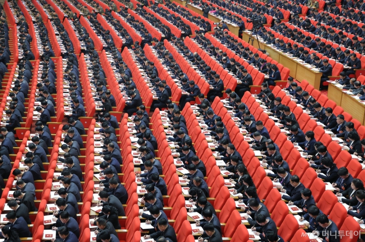 (평양 노동신문=뉴스1) = 북한 노동당 기관지 노동신문은 '제9차 노동당 대회'가 지난 19일 개막했다고 20일 보도했다.   [국내에서만 사용가능. 재배포 금지. DB 금지. For Use Only in the Republic of Korea. Redistribution Prohibited]  rodongphoto@news1.kr  Copyright © 뉴스1. All rights reserved. 무단 전재 및 재배포,  AI학습 이용 금지. 