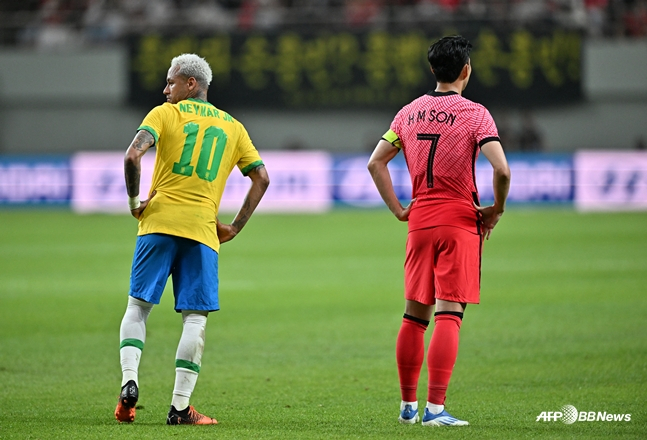 2022년 6월 국내에서 친선전을 통해 맞대결했던 네이마르(왼쪽)와 손흥민. /AFPBBNews=뉴스1