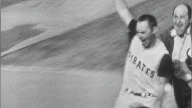 빌 매저로스키가 1960년 월드시리즈 7차전에서 끝내기 홈런으로 피츠버그에 우승을 안긴 뒤 기뻐하고 있다. /사진=MLB닷컴 홈페이지 갈무리