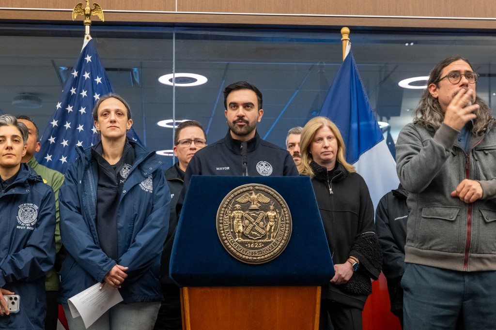 22일(현지시간) 조란 맘다니 뉴욕시장이 겨울 눈폭풍 관련 기자회견을 열고 있다./AFPBBNews=뉴스1