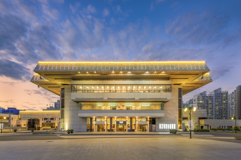 경기아트센터 대극장 전경./사진제공=경기아트센터