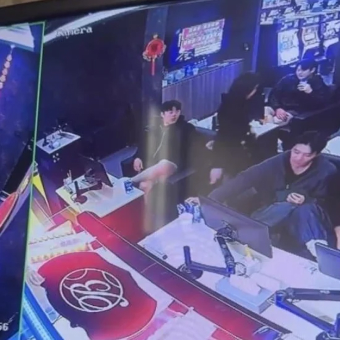 대만 스프링캠프 기간 중 불법 도박장 출입 사실이 드러난 프로야구 롯데 자이언츠 선수 고승민, 김동혁, 김세민, 나승엽 등 4명이 출장 정지 징계를 받았다. /사진=온라인 커뮤니티