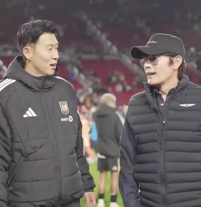 배우 이병헌과 축구선수 손흥민의 깜짝 만남이 공개됐다. /사진=MLS 공식 인스타그램