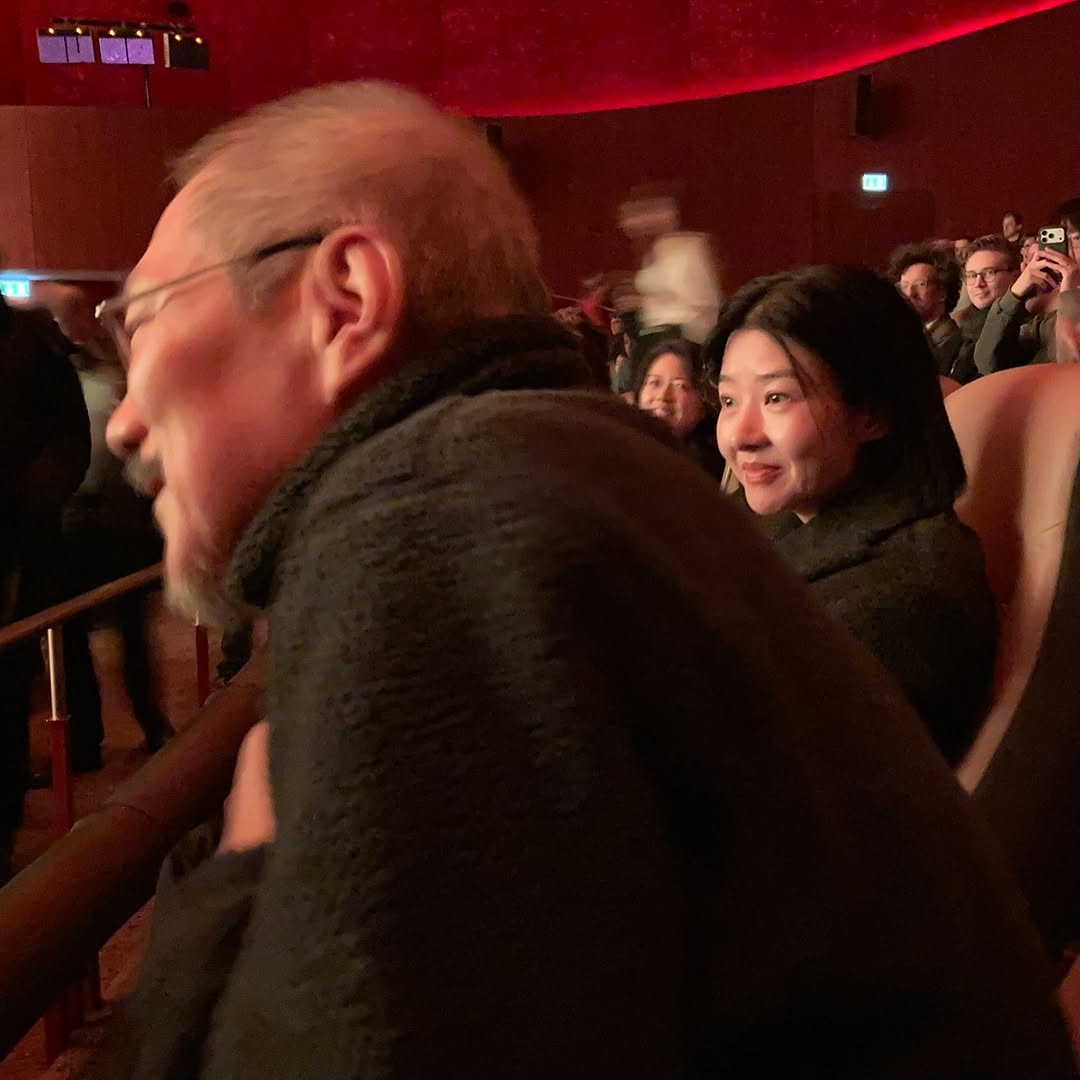 영화감독 홍상수의 근황이 공개됐다. /사진=송선미 인스타그램