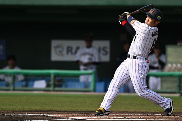 타격하고 있는 곤도 겐스케. /사진=일본 야구 대표팀 공식 홈페이지