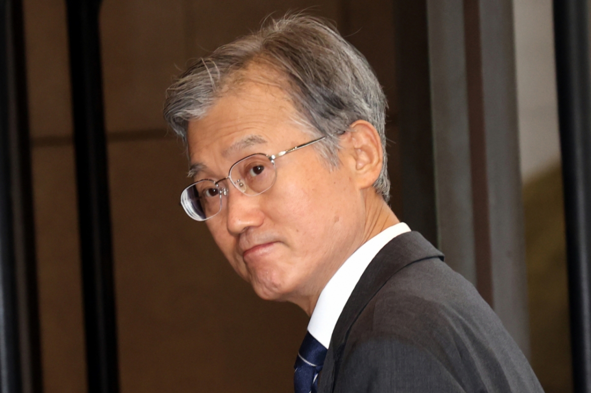 조희대 대법원장이 전국법원장회의가 열리는 24일 오전 서울 서초구 대법원으로 출근하고 있다./사진=뉴스1