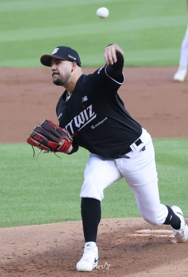 2025년 7월 잠실에서 역투하는 헤이수스. /사진=김진경 대기자