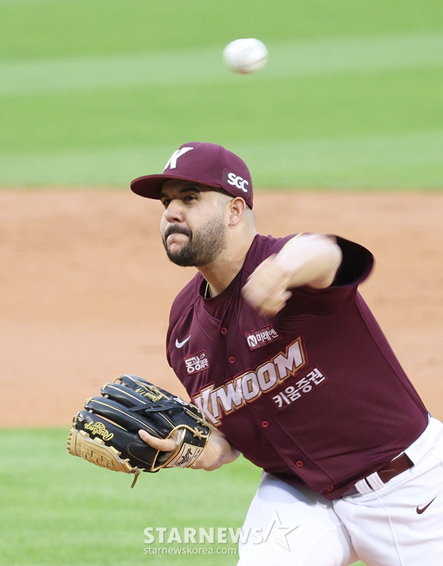 2024시즌 키움 히어로즈 유니폼을 입었던 헤이수스. /사진=김진경 대기자