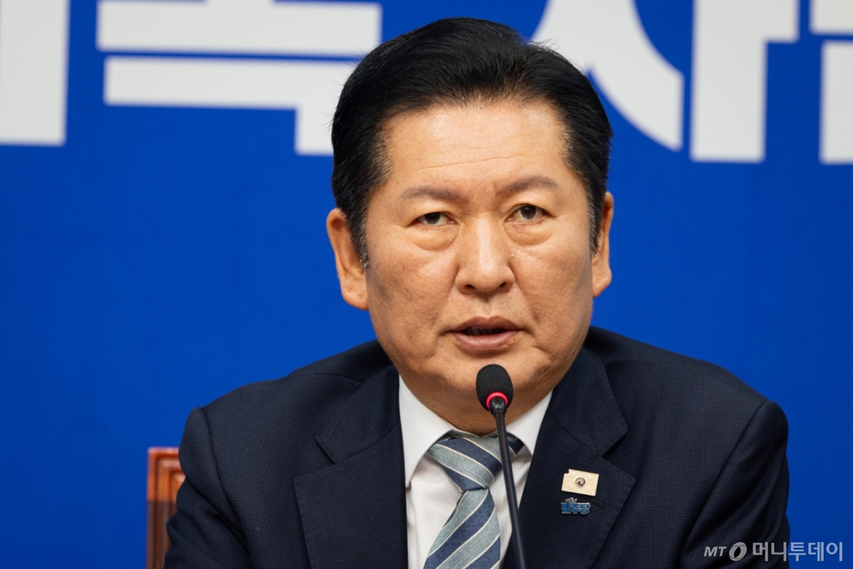 (서울=뉴스1) 유승관 기자 = 정청래 더불어민주당 대표가 25일 서울 여의도 국회에서 열린 최고위원회의에서 모두 발언을 하고 있다. 2026.2.25/뉴스1 Copyright © 뉴스1. All rights reserved. 무단 전재 및 재배포, AI학습 이용 금지. /사진=(서울=뉴스1) 유승관 기자