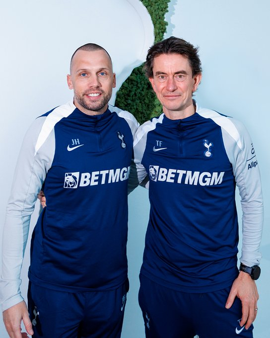 욘 헤이팅아(왼쪽) 토트넘 홋스퍼 전 수석코치와 토마스 프랭크 전 토트넘 홋스퍼 감독. /사진=토트넘 홋스퍼 공식 사회관계망서비스(SNS)