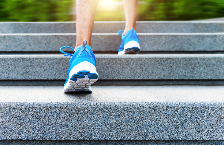 배우 황신혜가 몸매 관리 비결로 계단 오르기를 꼽았다. 사진은 기사 이해를 돕기 위한 자료. /사진=게티이미지뱅크