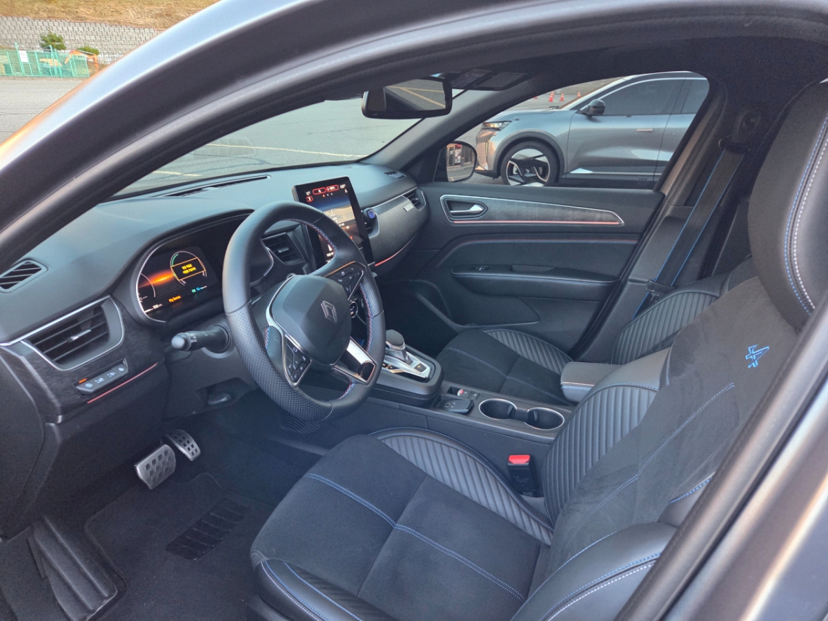 르노코리아 아르카나 e-테크(tech) 하이브리드 최상위 트림 '에스프리 알핀'. /사진=강주헌 기자