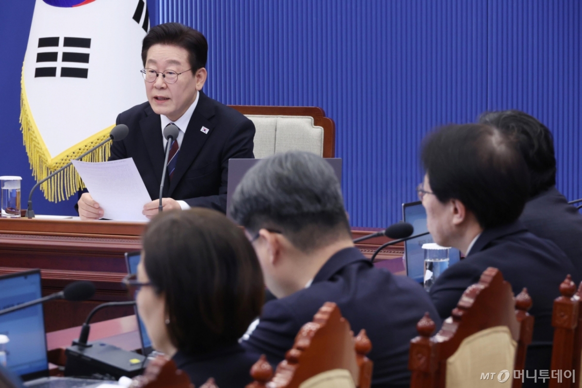 [서울=뉴시스] 최동준 기자 = 이재명 대통령이 26일 청와대에서 열린 수석보좌관회의에서 발언하고 있다. 2026.02.26. photocdj@newsis.com /사진=류현주