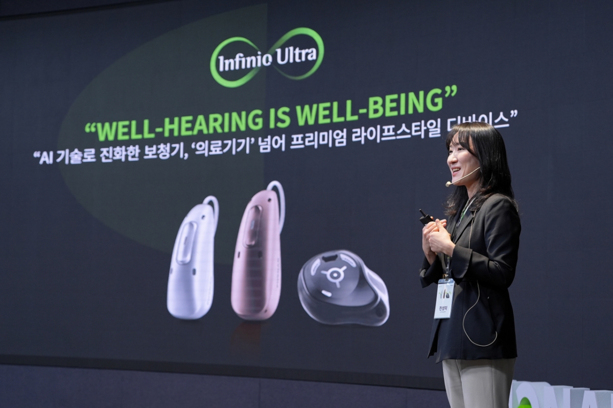 이날 기자간담회에서 소노바코리아 천성미 교육팀장이 포낙의 신제품 사양을 소개하고 있다. /사진=소노바코리아