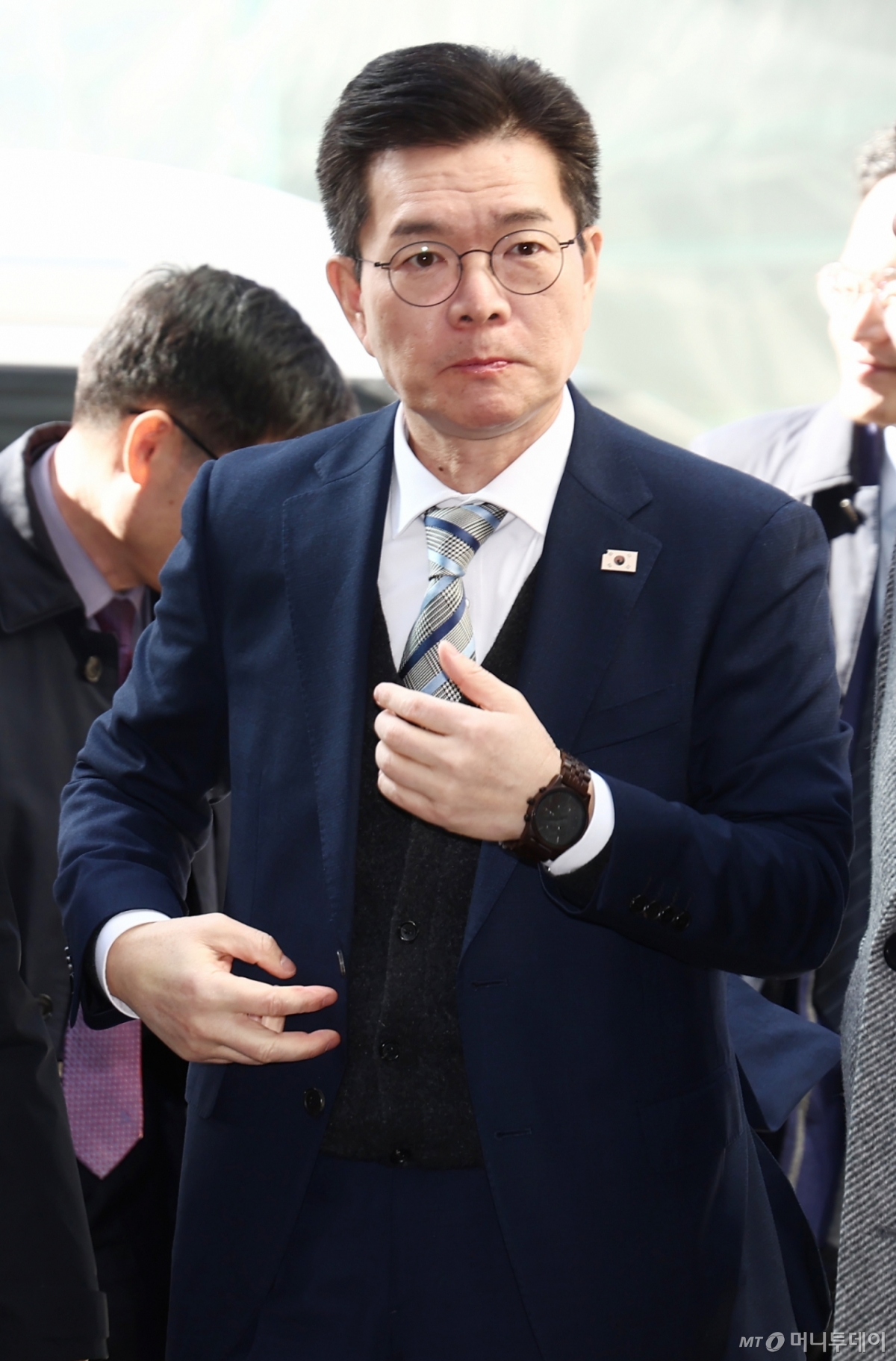 (서울=뉴스1) 김민지 기자 = 정원오 성동구청장이 23일 오전 서울 영등포구 더불어민주당 당사에서 열린 중앙당공천관리위원회 2차 회의 및 광역단체장 후보자 면접에 참석하고 있다. 2026.2.23/뉴스1 Copyright © 뉴스1. All rights reserved. 무단 전재 및 재배포, AI학습 이용 금지. /사진=(서울=뉴스1) 김민지 기자