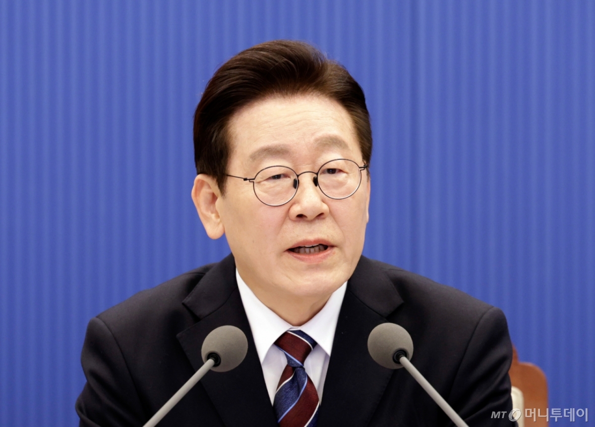 (서울=뉴스1) 허경 기자 = 이재명 대통령이 26일 청와대 여민관에서 열린 수석보좌관회의에서 발언하고 있다. (청와대통신사진기자단) 2026.2.26/뉴스1 Copyright © 뉴스1. All rights reserved. 무단 전재 및 재배포, AI학습 이용 금지. /사진=(서울=뉴스1) 허경 기자