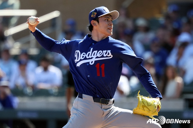 26일 애리조나전에서 선발 등판해 투구를 펼치는 사사키 로키. /AFPBBNews=뉴스1