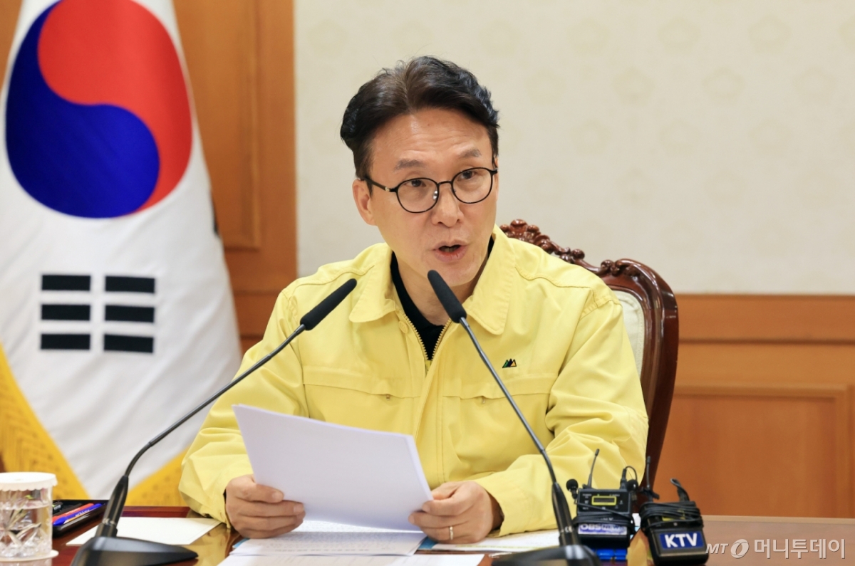 (서울=뉴스1) 임세영 기자 = 김민석 국무총리가 1일 서울 종로구 정부서울청사에서 열린 중동 상황점검 관련 긴급 관계부처회의에서 모두발언을 하고 있다. 2026.3.1/뉴스1 Copyright © 뉴스1. All rights reserved. 무단 전재 및 재배포, AI학습 이용 금지. /사진=(서울=뉴스1) 임세영 기자