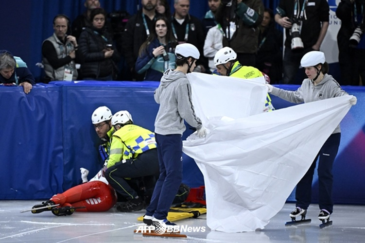 카밀라 셀리에르(맨 왼쪽)의 사고 직후 모습. /AFPBBNews=뉴스1